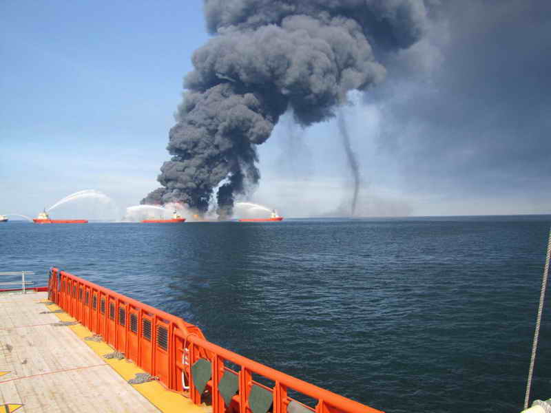 Авария на нефтяной платформе в Мексиканском заливе
